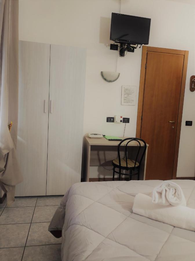 Hotel Marinoni โลมาซโซ ภายนอก รูปภาพ