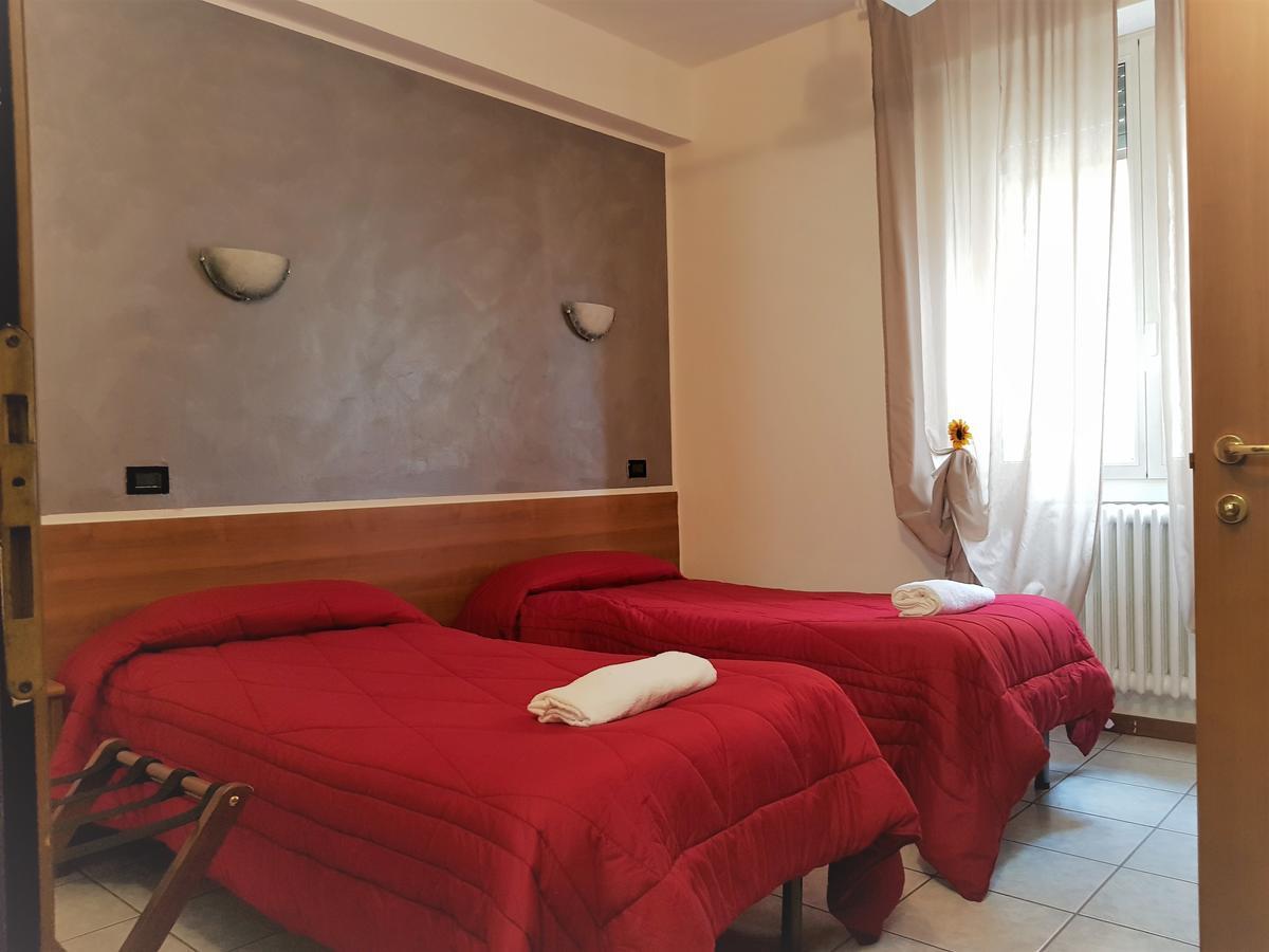 Hotel Marinoni โลมาซโซ ภายนอก รูปภาพ