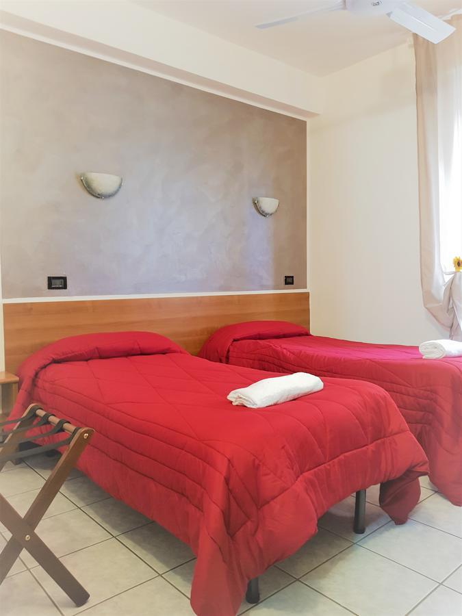 Hotel Marinoni โลมาซโซ ภายนอก รูปภาพ