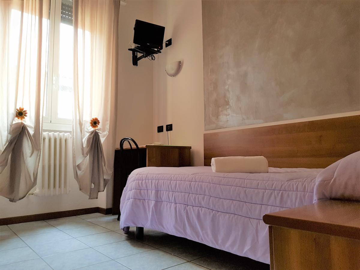 Hotel Marinoni โลมาซโซ ภายนอก รูปภาพ