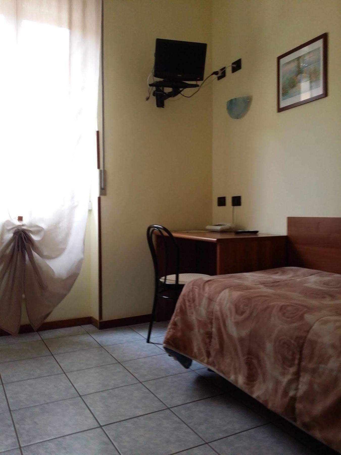 Hotel Marinoni โลมาซโซ ภายนอก รูปภาพ