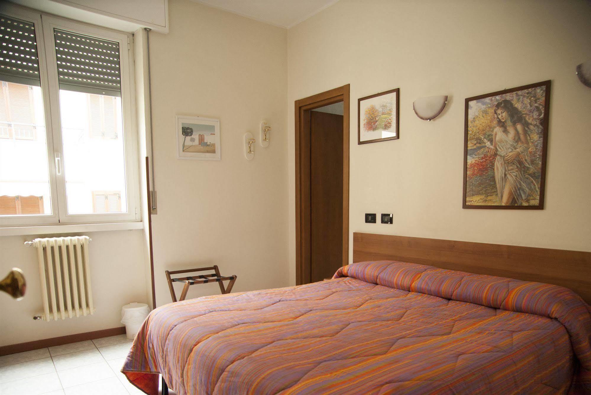 Hotel Marinoni โลมาซโซ ภายนอก รูปภาพ
