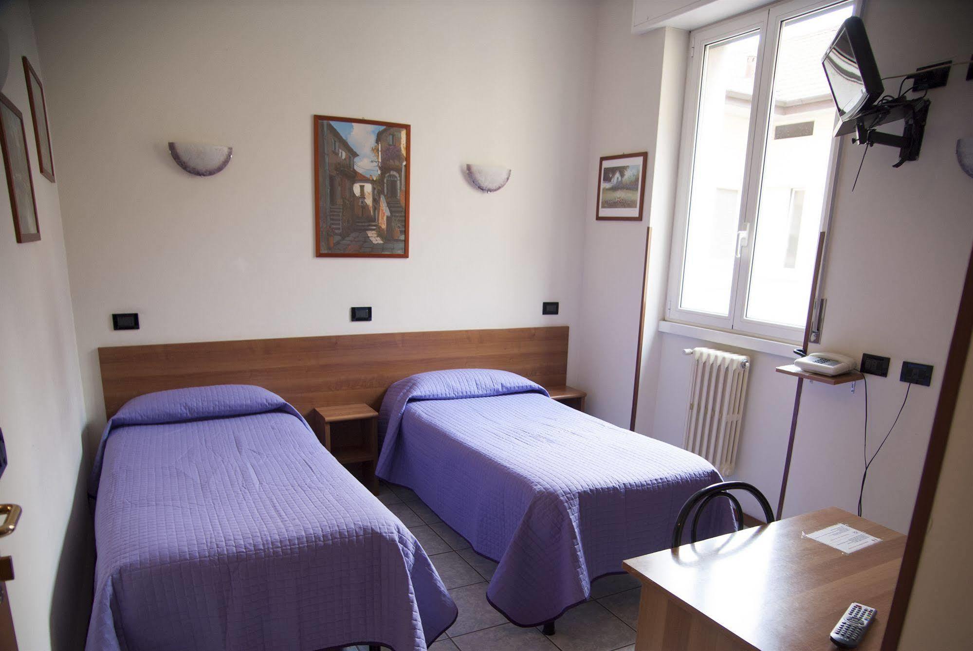 Hotel Marinoni โลมาซโซ ภายนอก รูปภาพ