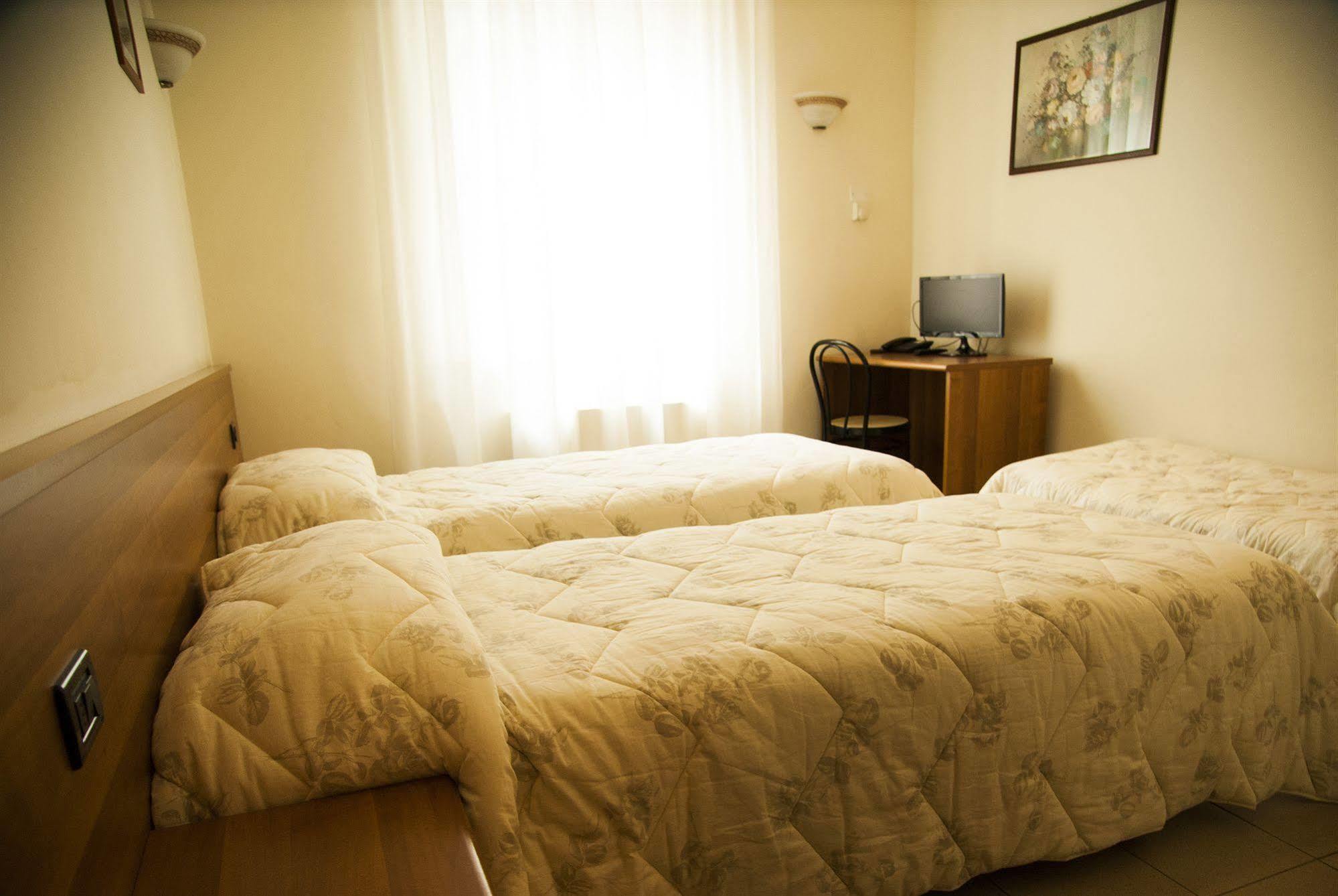 Hotel Marinoni โลมาซโซ ภายนอก รูปภาพ